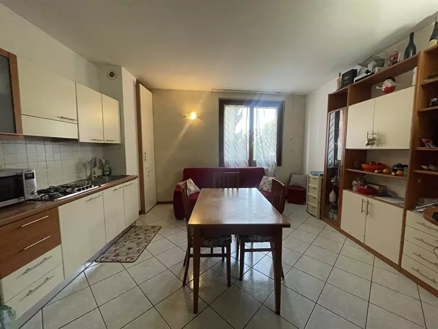 Immagine 7 di Appartamento in vendita  in VIA GIULIO DE MICHELI a Covo