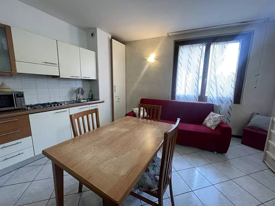 Immagine 9 di Appartamento in vendita  in VIA GIULIO DE MICHELI a Covo