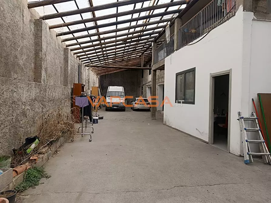 Immagine 1 di Laboratorio in vendita  in GAVAZZOLI a Carobbio Degli Angeli