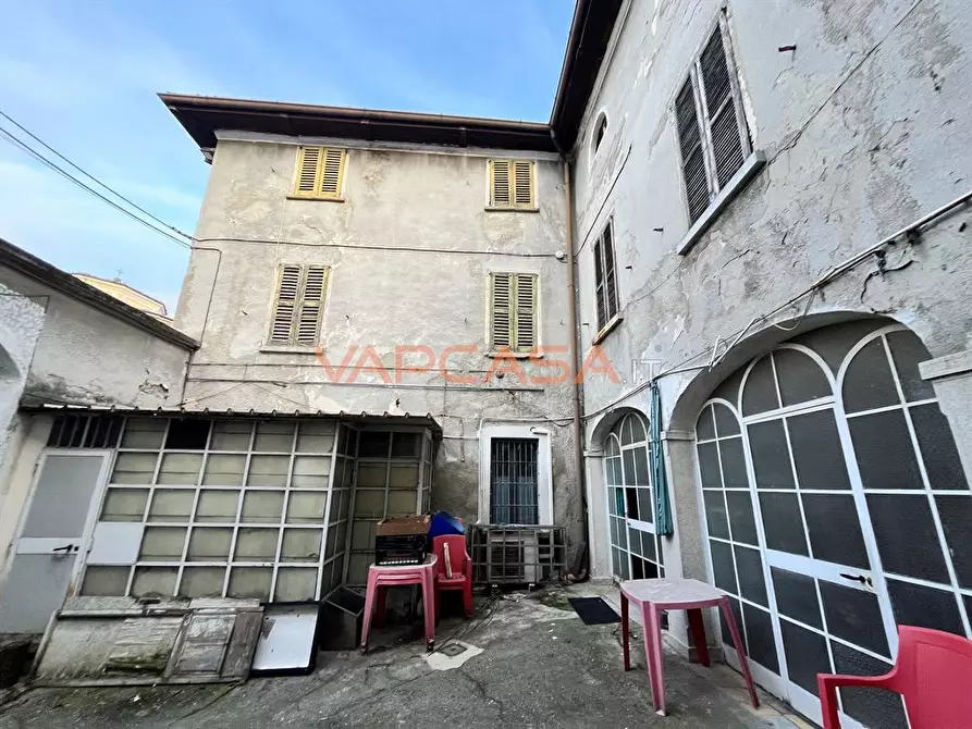 Immagine 5 di Palazzo in vendita  in VIA NAZARIO SAURO a Romano Di Lombardia