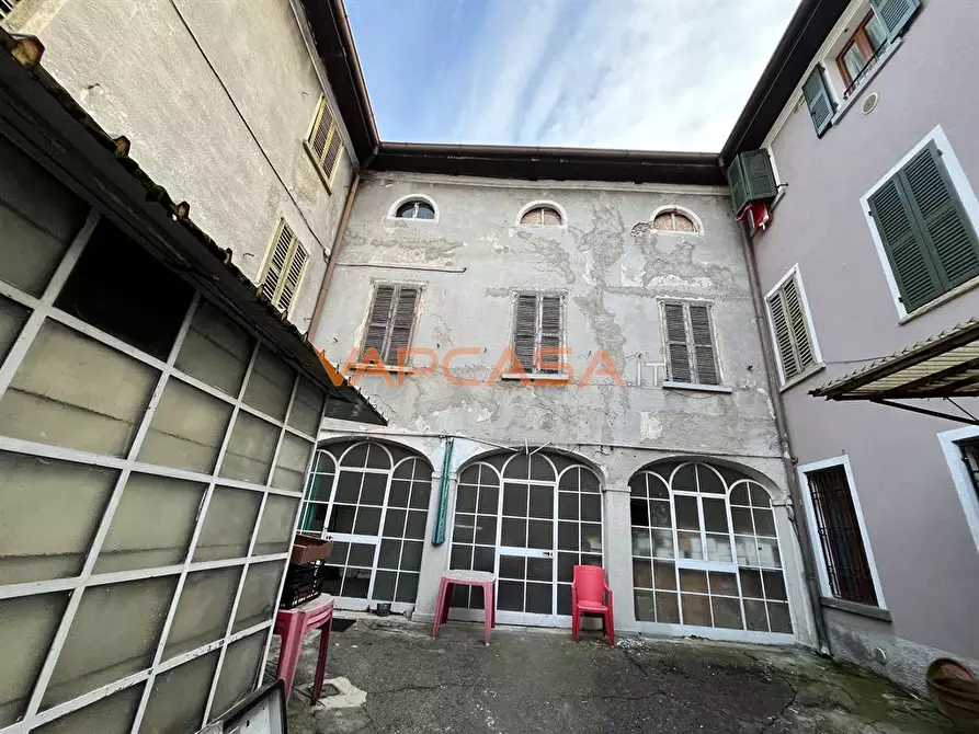 Immagine 9 di Palazzo in vendita  in VIA NAZARIO SAURO a Romano Di Lombardia