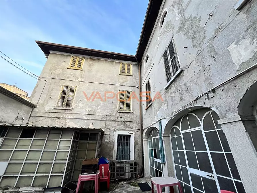 Immagine 7 di Palazzo in vendita  in VIA NAZARIO SAURO a Romano Di Lombardia
