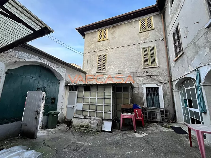 Immagine 3 di Palazzo in vendita  in VIA NAZARIO SAURO a Romano Di Lombardia