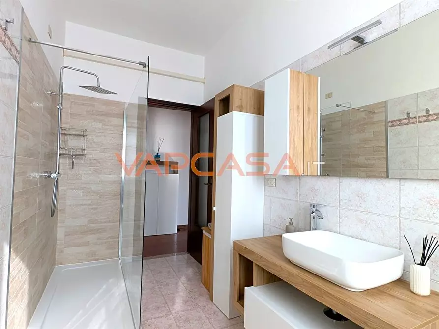 Immagine 5 di Appartamento in vendita  in VIA mazzini a Ciserano