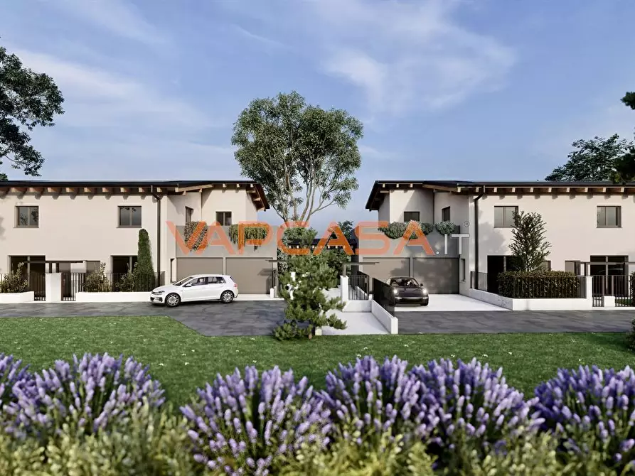 Immagine 2 di Appartamento in vendita  in VIA A. VESPUCCI 2 a Cologno Al Serio