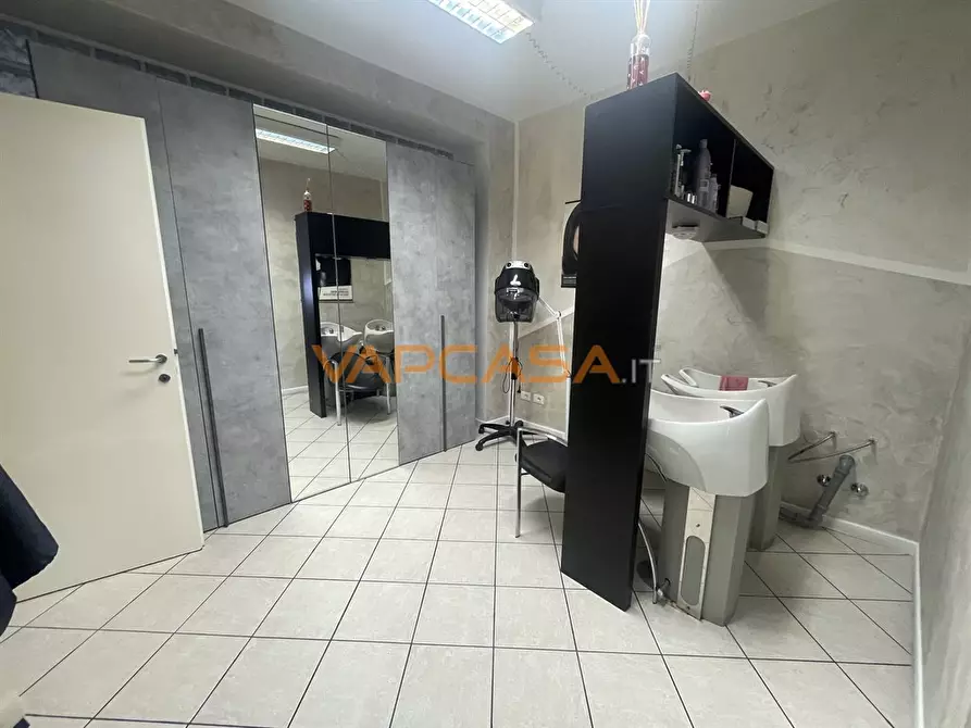 Immagine 1 di Attività commerciale in vendita  in VIA MAMELI a Romano Di Lombardia