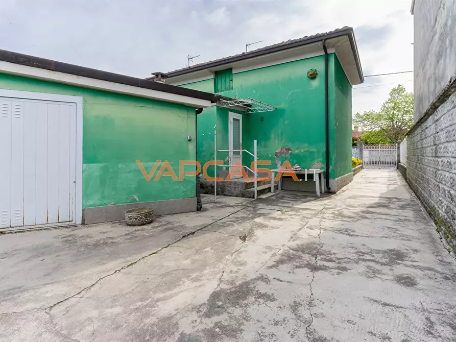 Immagine 1 di Villa in vendita  in via abele crespi 25 a Fara Gera D'adda