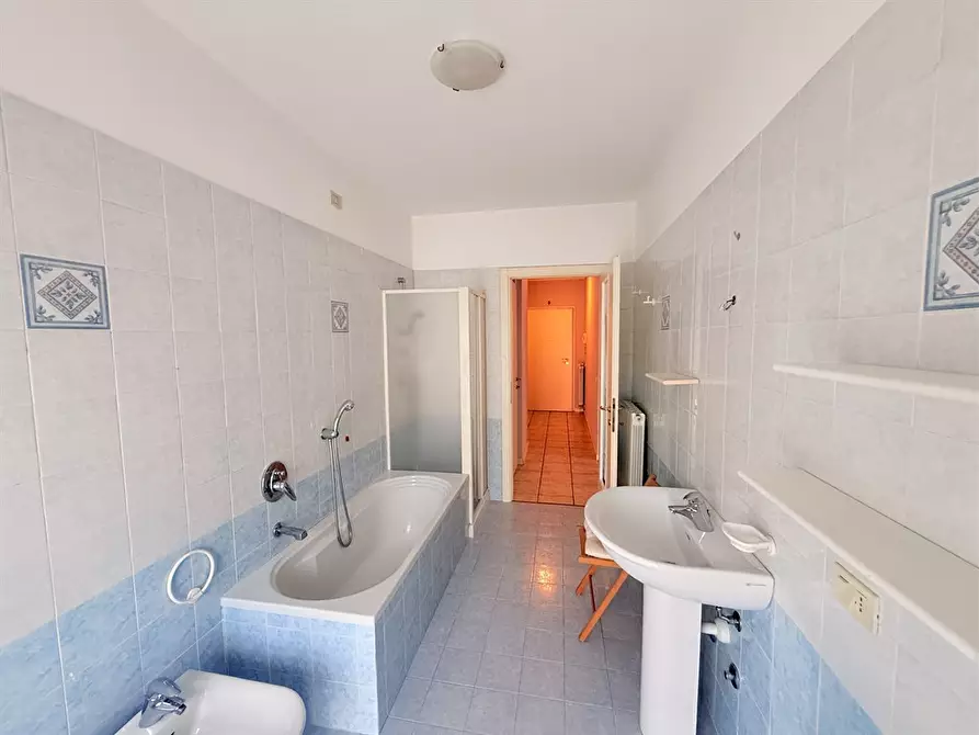 Immagine 3 di Appartamento in vendita  in Via Gavazzeni 1/B a Romano Di Lombardia