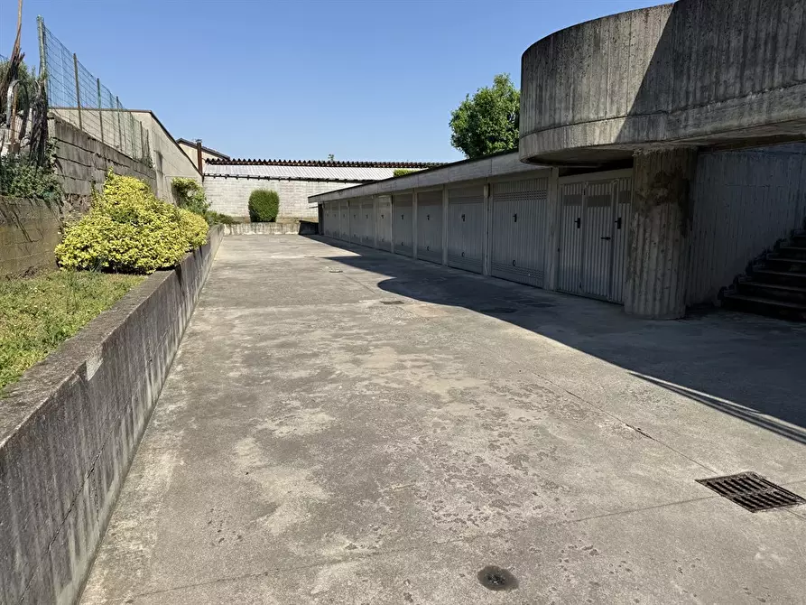 Immagine 9 di Appartamento in vendita  in Via Gavazzeni 1/B a Romano Di Lombardia
