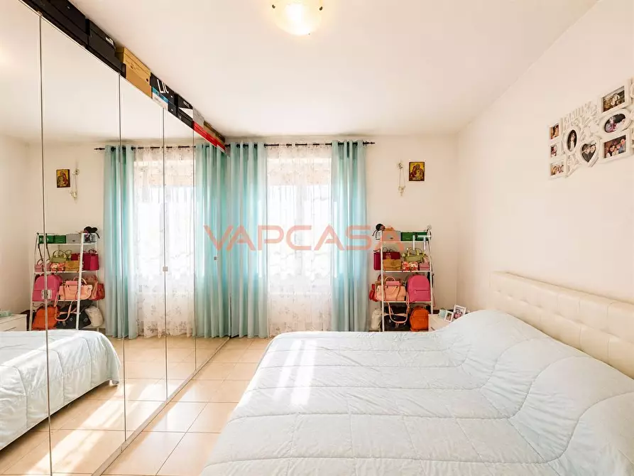 Immagine 2 di Appartamento in vendita  in VIA GIOVANNI PASCOLI 11 a Romano Di Lombardia