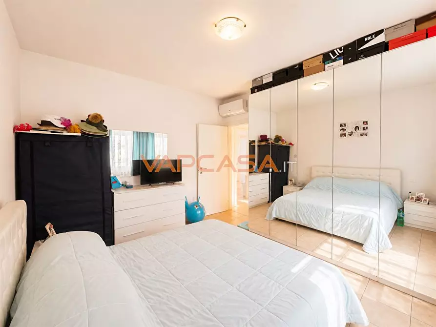 Immagine 1 di Appartamento in vendita  in VIA GIOVANNI PASCOLI 11 a Romano Di Lombardia