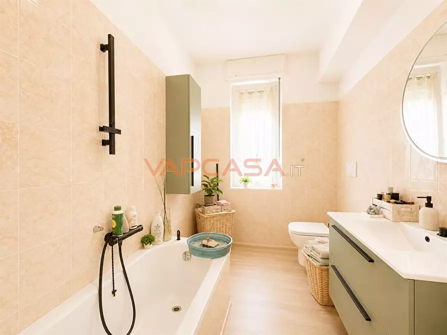 Immagine 4 di Appartamento in vendita  in VIA GIOVANNI PASCOLI 11 a Romano Di Lombardia