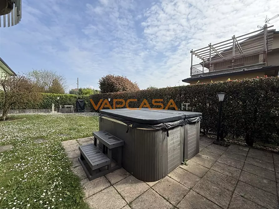 Immagine 8 di Appartamento in vendita  in VIA SILVIO PELLICO 2 a Pontoglio