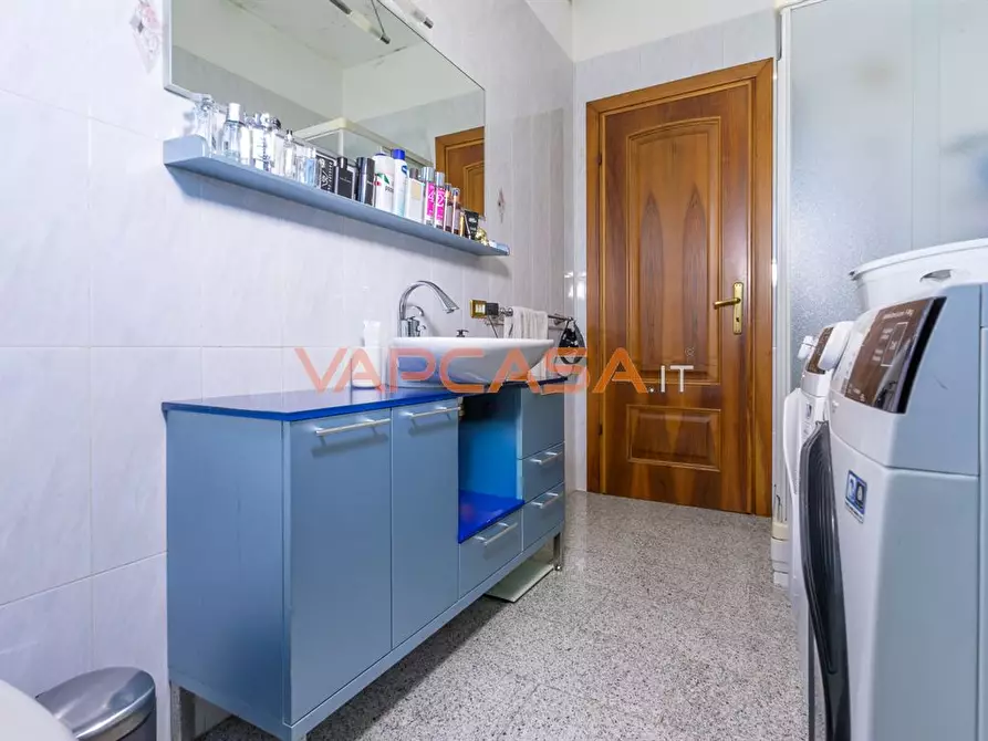 Immagine 2 di Appartamento in vendita  in Via Rossini a Lurano