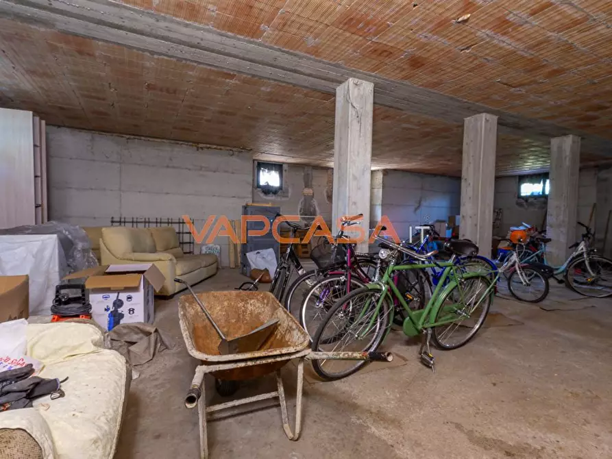 Immagine 1 di Appartamento in vendita  in via rossini a Lurano