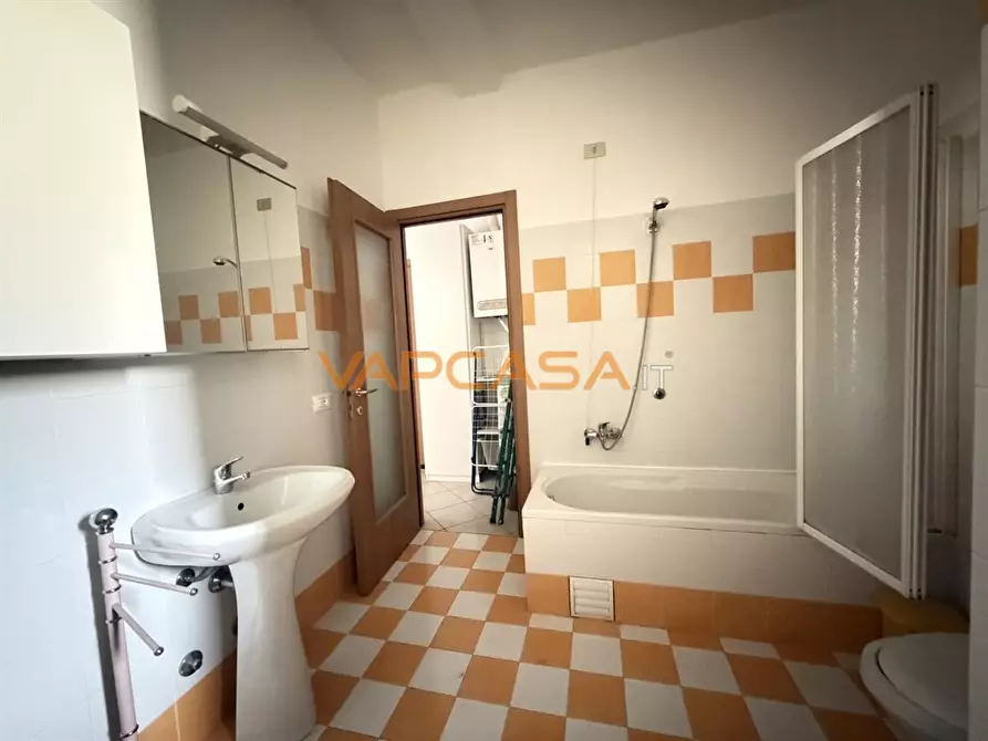 Immagine 8 di Appartamento in vendita  in VIA BRAMBILLA a Romano Di Lombardia