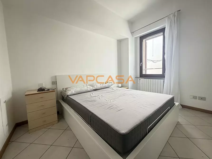 Immagine 4 di Appartamento in vendita  in VIA BRAMBILLA a Romano Di Lombardia