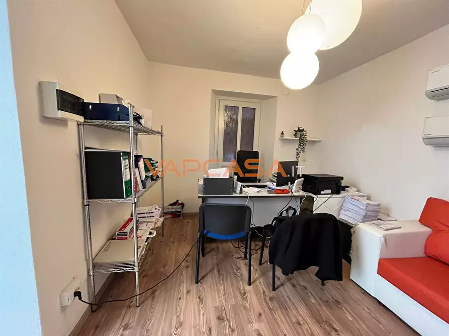 Immagine 2 di Ufficio in vendita  in VIA TADINI SNC a Romano Di Lombardia