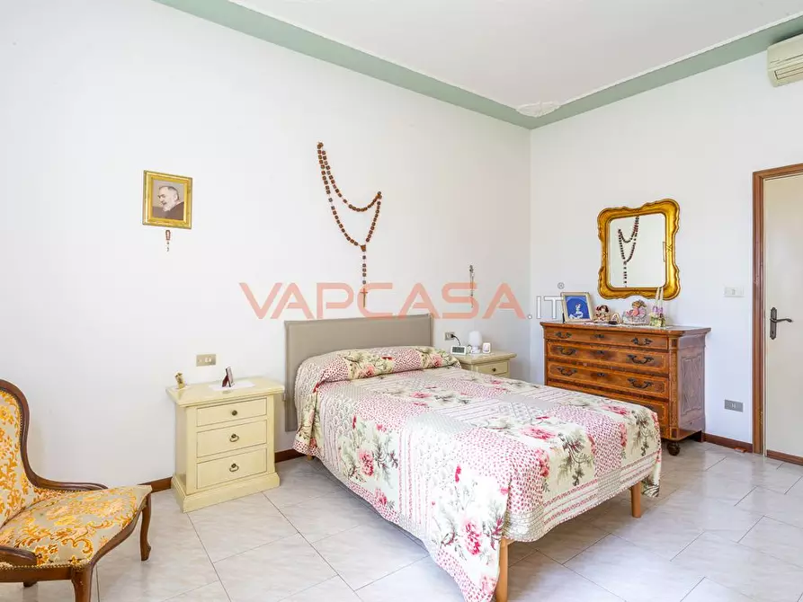 Immagine 1 di Appartamento in vendita  in VIA PUCCINI a Lurano