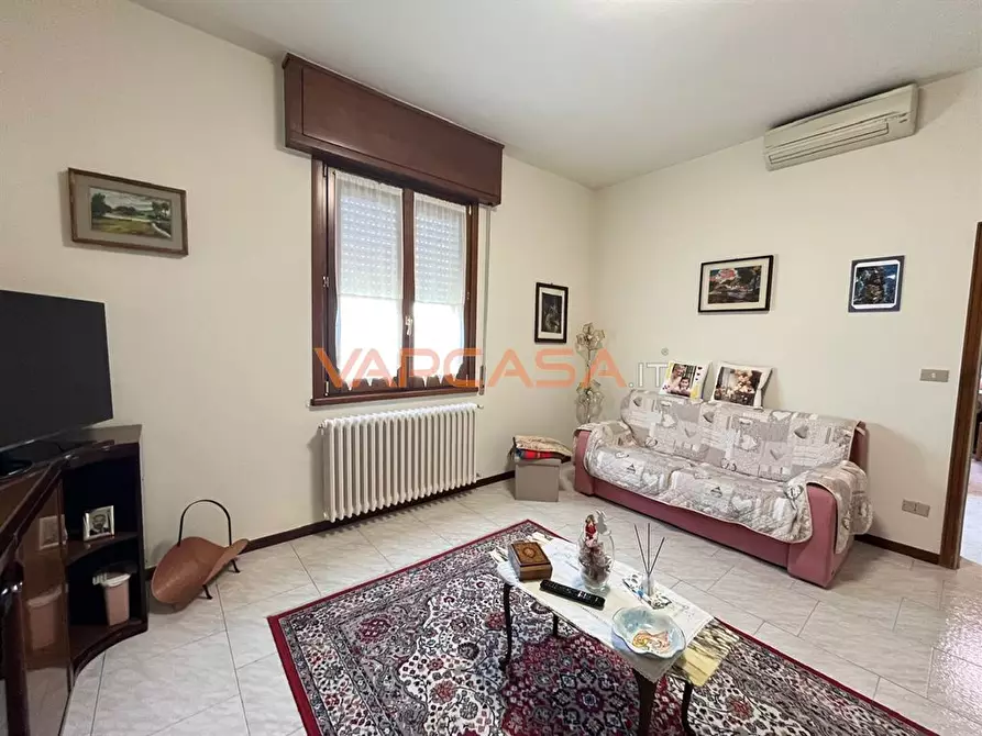 Immagine 8 di Appartamento in vendita  in VIA PUCCINI a Lurano