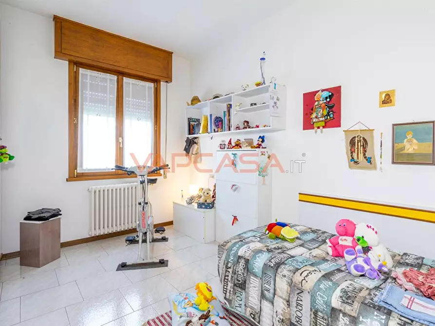 Immagine 4 di Appartamento in vendita  in VIA PUCCINI a Lurano