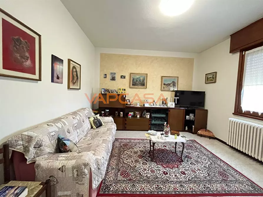 Immagine 6 di Appartamento in vendita  in VIA PUCCINI a Lurano