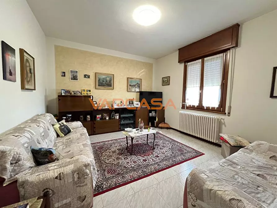 Immagine 5 di Appartamento in vendita  in VIA PUCCINI a Lurano
