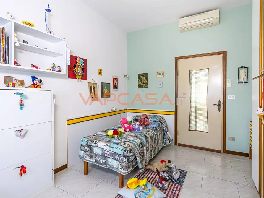 Immagine 5 di Appartamento in vendita  in VIA PUCCINI a Lurano