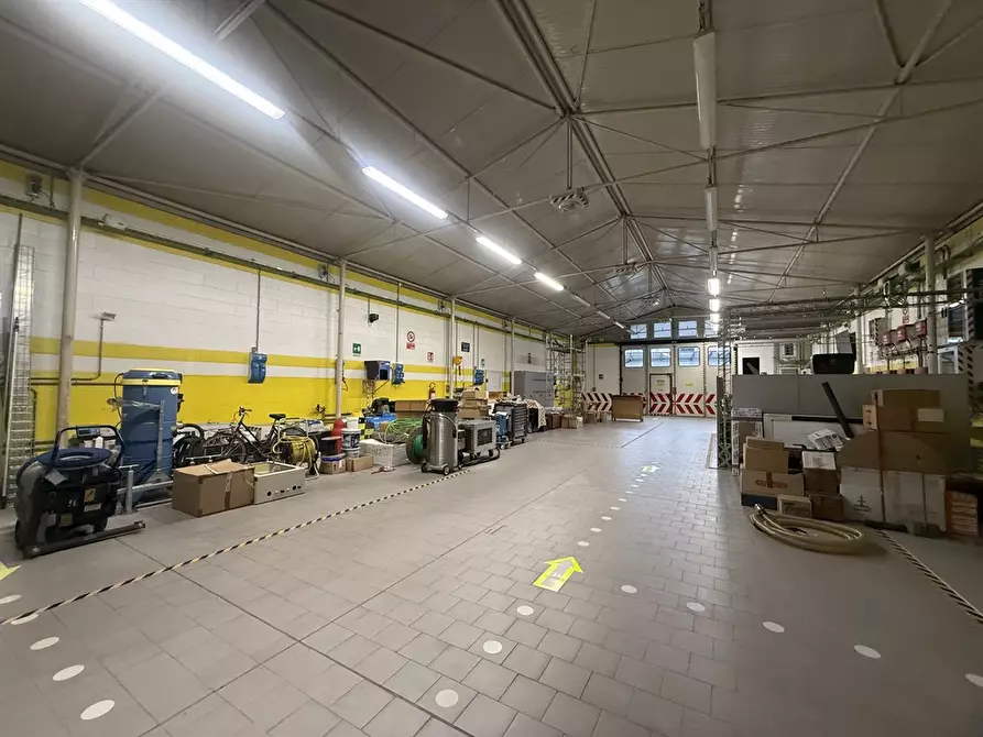 Immagine 4 di Capannone industriale in vendita  in VIA UMBERTO PRIMO 1 a Calcio