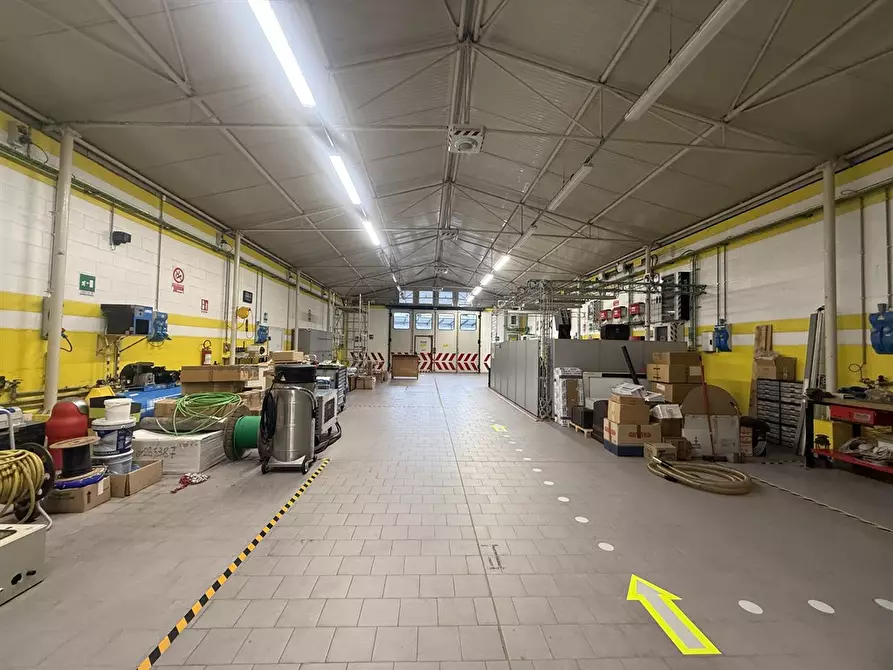 Immagine 3 di Capannone industriale in vendita  in VIA UMBERTO PRIMO 1 a Calcio