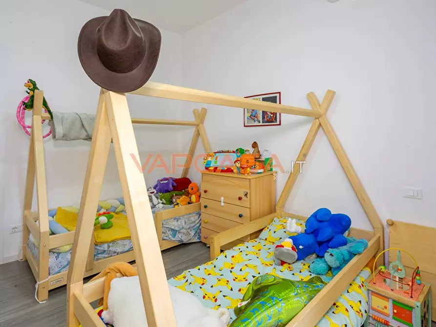 Immagine 4 di Appartamento in vendita  in VIA RAFFAELLO a Urgnano