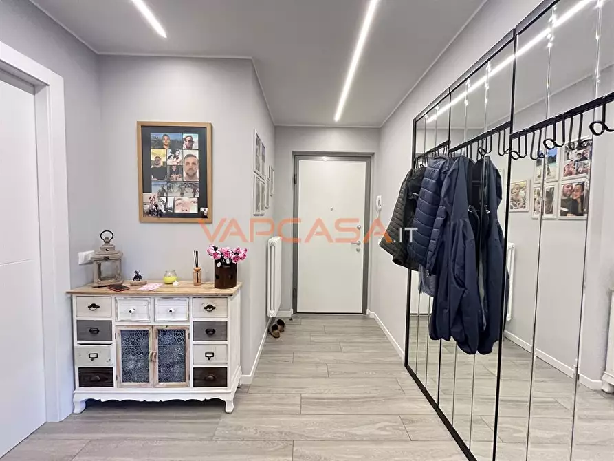 Immagine 6 di Appartamento in vendita  in VIA RAFFAELLO a Urgnano