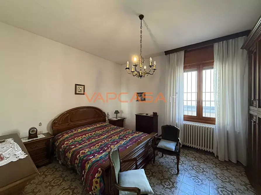 Immagine 1 di Villa in vendita  a Romano Di Lombardia