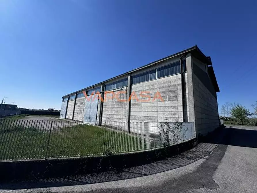 Immagine 2 di Capannone industriale in vendita  in VIA CAPPUCCINI 100 a Romano Di Lombardia