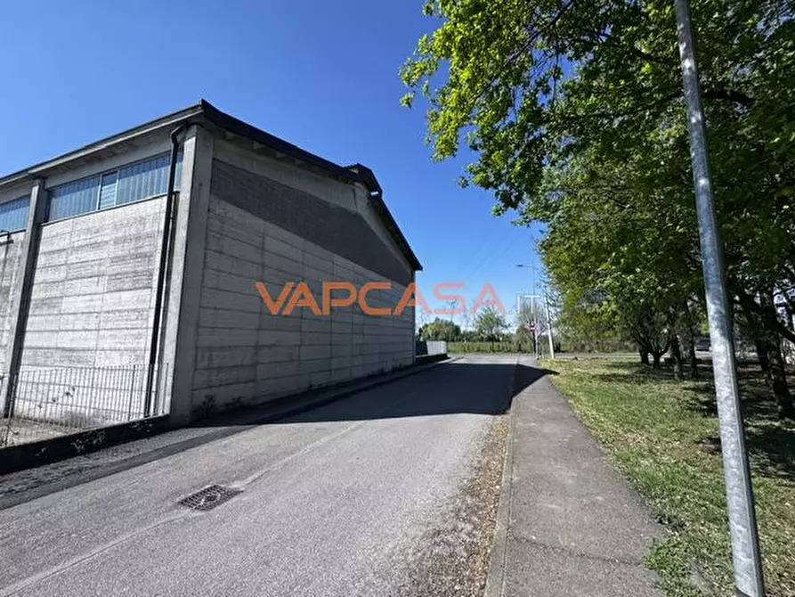 Immagine 1 di Capannone industriale in vendita  in VIA CAPPUCCINI 100 a Romano Di Lombardia