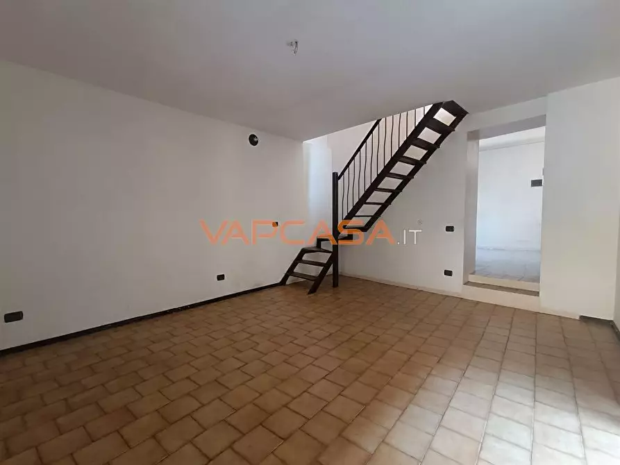 Immagine 4 di Casa indipendente in vendita  in VIA ROCCA a Urgnano