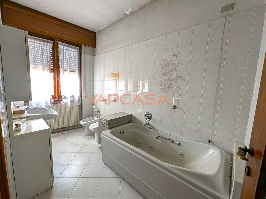 Immagine 3 di Casa indipendente in vendita  in piazza papa giovanni XXIII a Ciserano