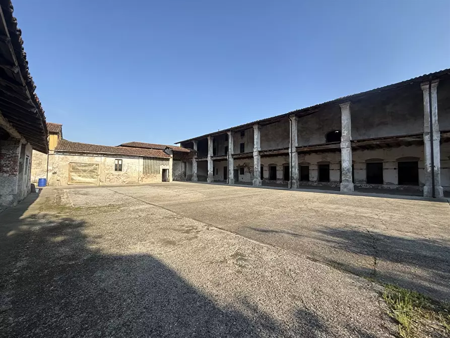 Immagine 3 di Rustico / casale in vendita  in VIA FIUME OGLIO 1 a Roccafranca