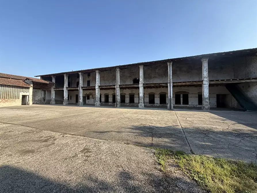 Immagine 1 di Rustico / casale in vendita  in VIA FIUME OGLIO 1 a Roccafranca