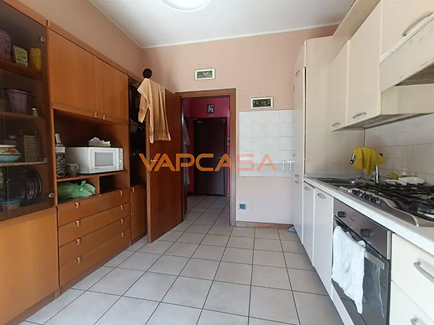 Immagine 1 di Appartamento in vendita  in VIA QUARENGHI a Castelli Calepio