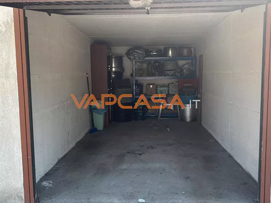 Immagine 2 di Box auto in vendita  in via ubiere osio sotto a Osio Sotto