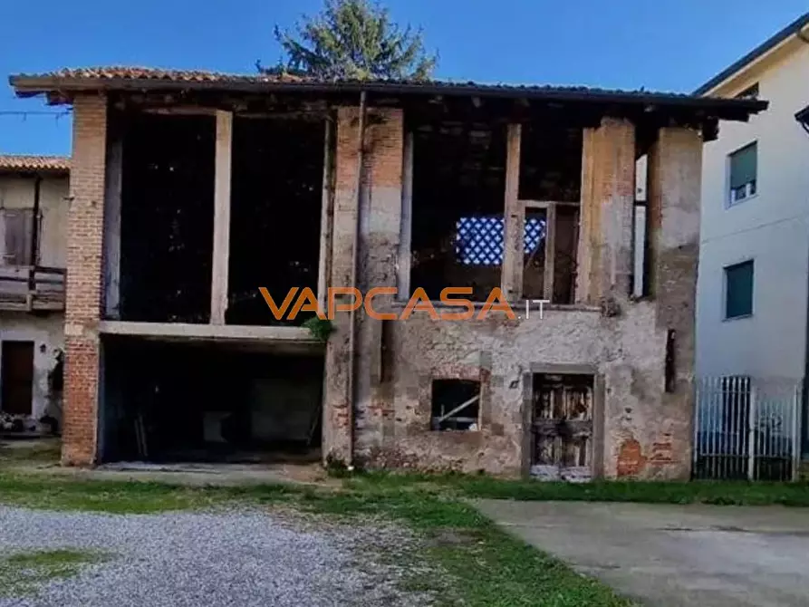 Immagine 3 di Rustico / casale in vendita  in PIAZZA ROMA a Levate