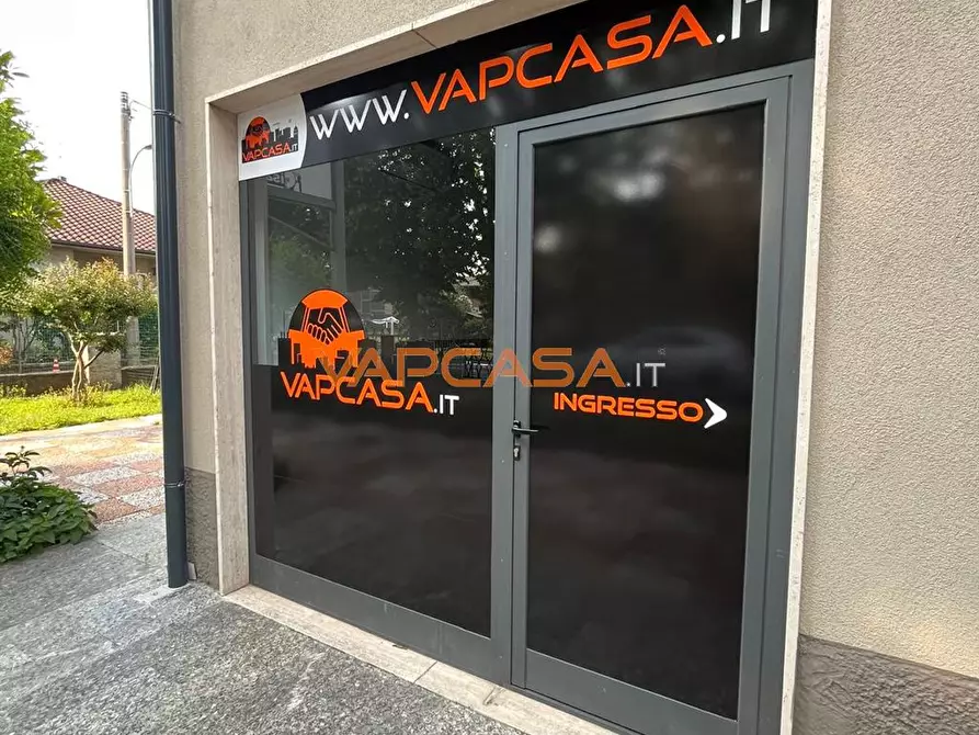 Immagine 6 di Rustico / casale in vendita  in PIAZZA ROMA a Levate