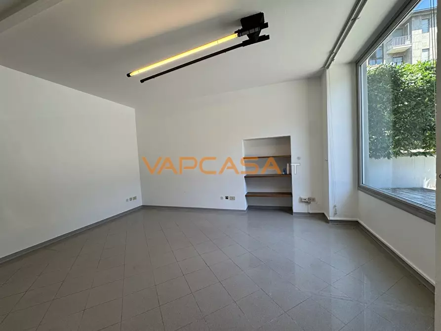 Immagine 3 di Ufficio in affitto  in VIA EZIO ZAMBIANCHI 13 a Bergamo