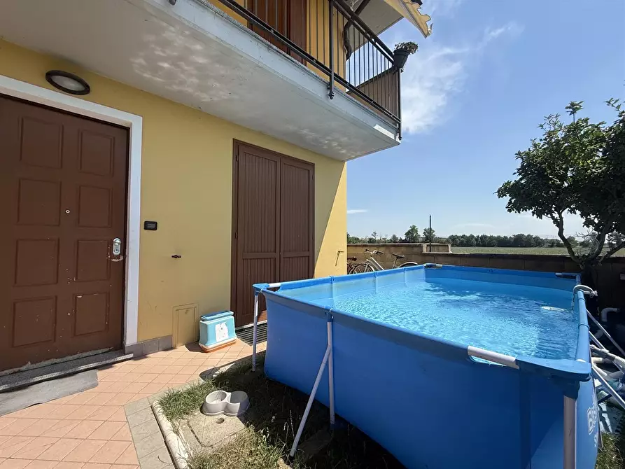 Immagine 4 di Villa in vendita  in VIA ARTURO TOSCANINI 1 a Calcio