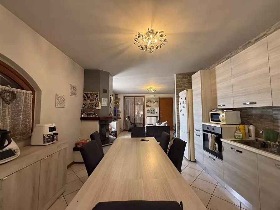 Immagine 1 di Villa in vendita  in VIA ARTURO TOSCANINI 1 a Calcio