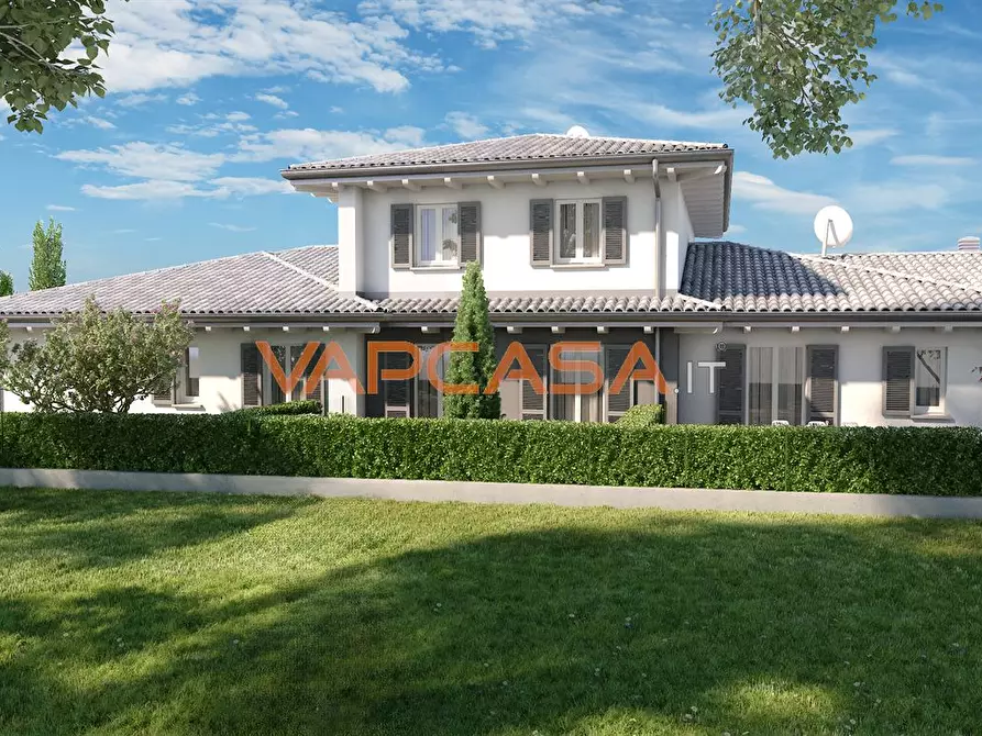 Immagine 2 di Casa bifamiliare in vendita  in VIA LAMERA SNC a Romano Di Lombardia