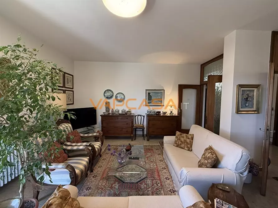 Immagine 2 di Appartamento in vendita  in via Duca D'Aosta a Romano Di Lombardia