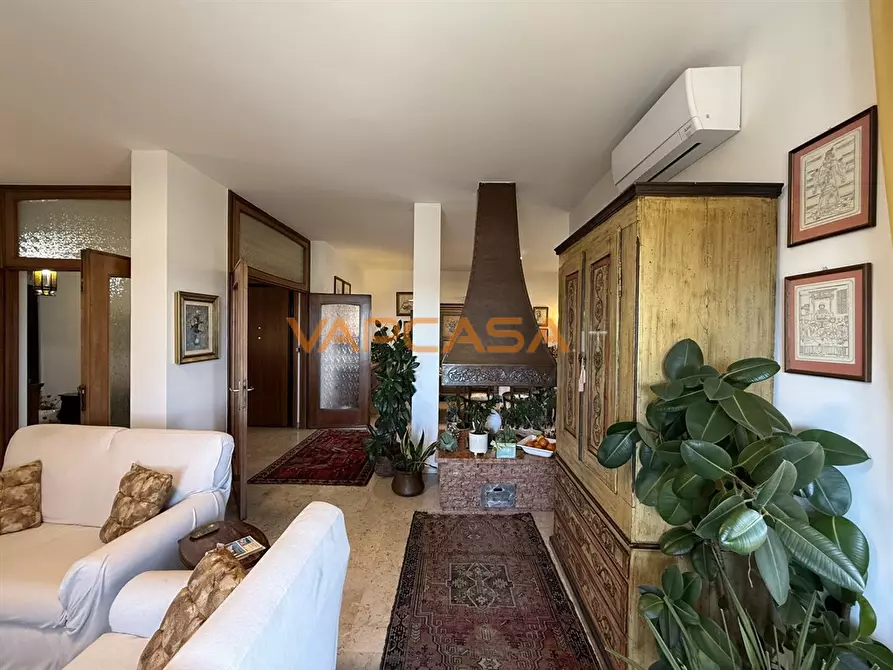 Immagine 3 di Appartamento in vendita  in via Duca D'Aosta a Romano Di Lombardia