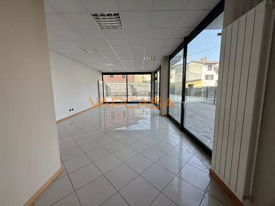 Immagine 9 di Negozio in vendita  in VIA PAPA GIOVANNI XIII 1 a Palosco